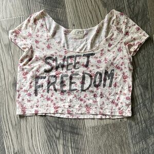 American Eagle‎ floral crop t-shirt “sweet freedom” women’s small